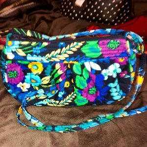 NWOT  Vera Purse goes from shoulder/crossbody